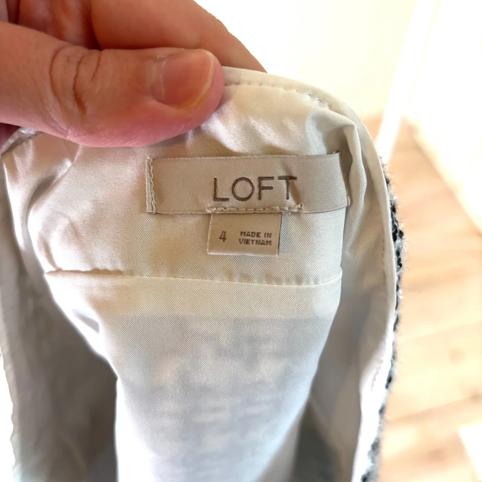 Loft EUC Women's Black White Silver Sequined Mini Skirt Size 4 - Image 5