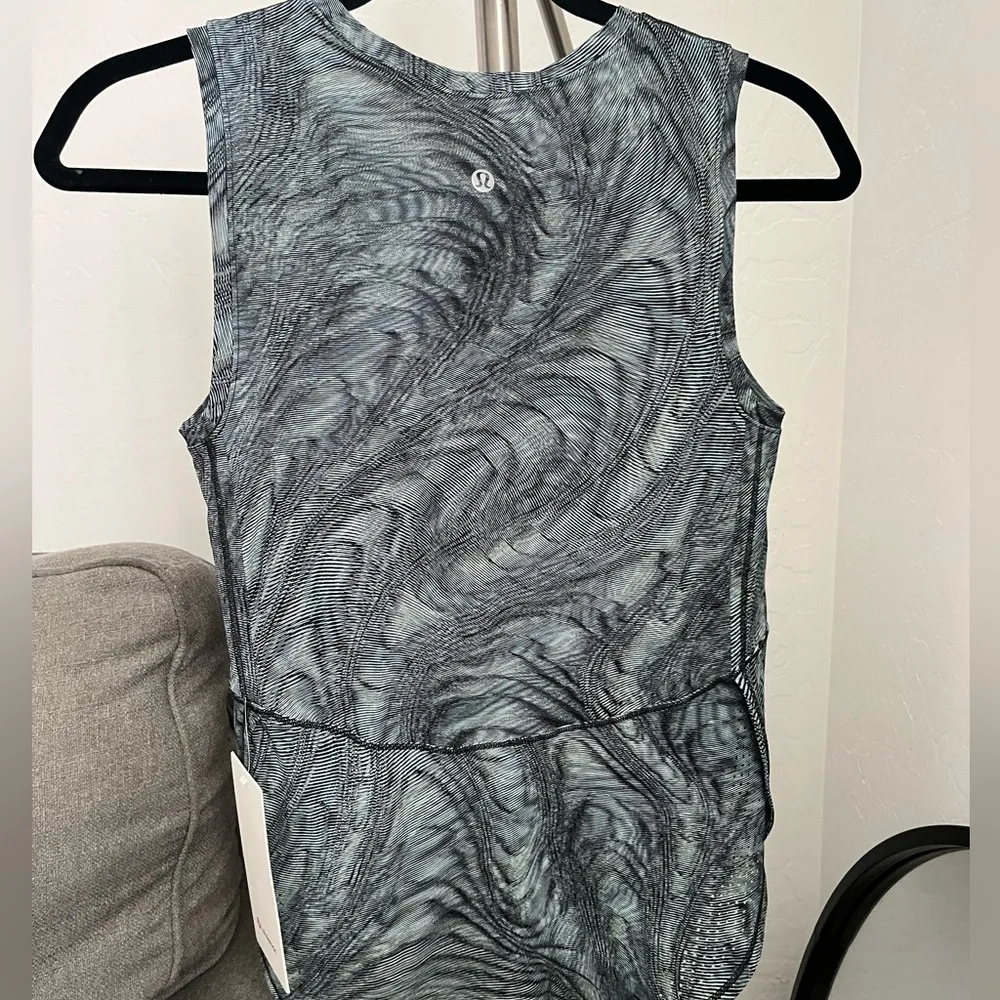 Lululemon High Neck Split Hem Run Tank - Image 5