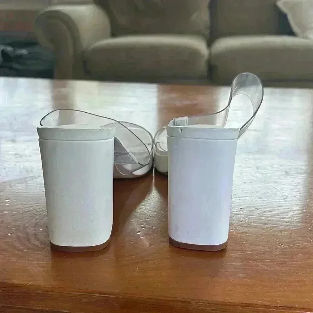 Shutz women's ARIELLA PLATFORM VINYL SANDAL size 10B - Image 9