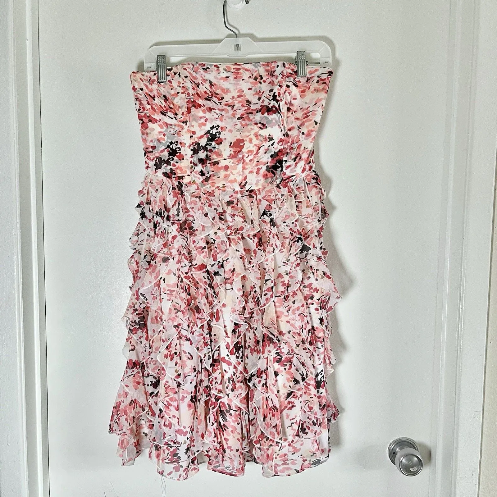 WHBM White House Black Market Strapless Dress Size 4 feminine ruffles W Zipper - Image 3