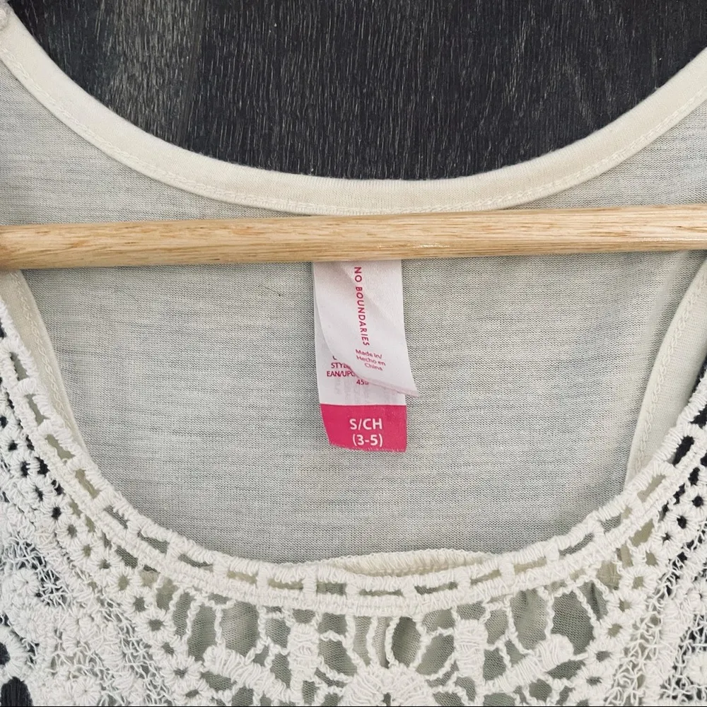 Women’s tank top with fringe bottom off white lace crochet front - Image 2