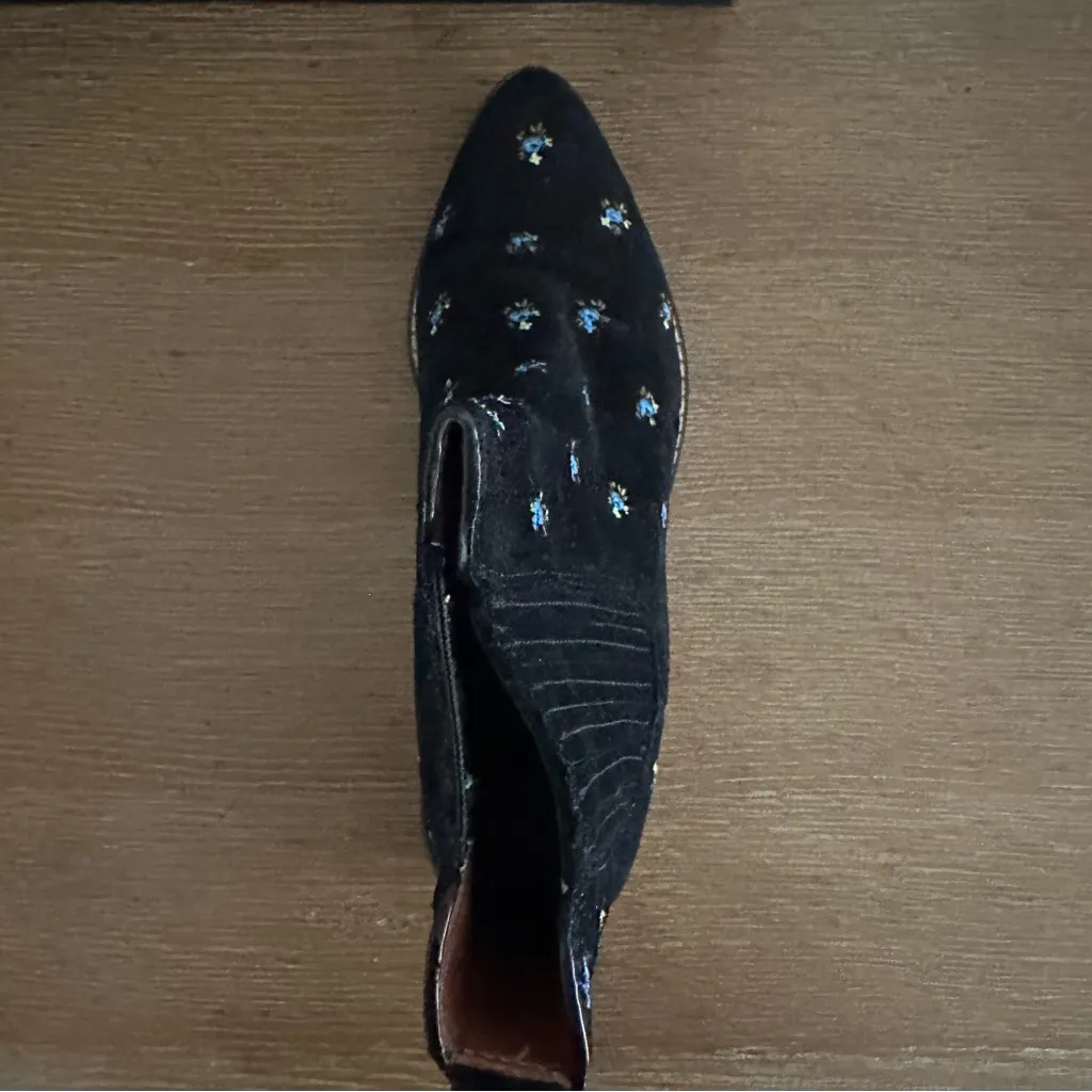 Coach Bowery Black Suede Floral Embroidery Chelsea Ankle Boots Booties Size 10 - Image 8