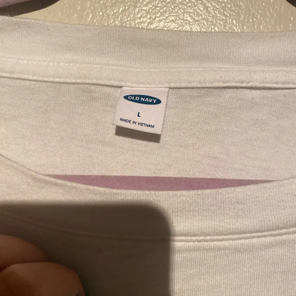 Old Navy  Tee - Image 3