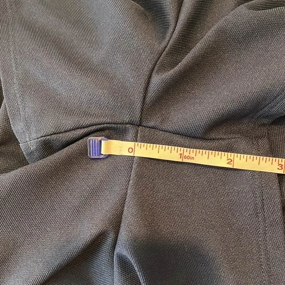 Under Armour Heatgear Running Shorts with Pockets Navy Blue Neon Pink XS - Image 5