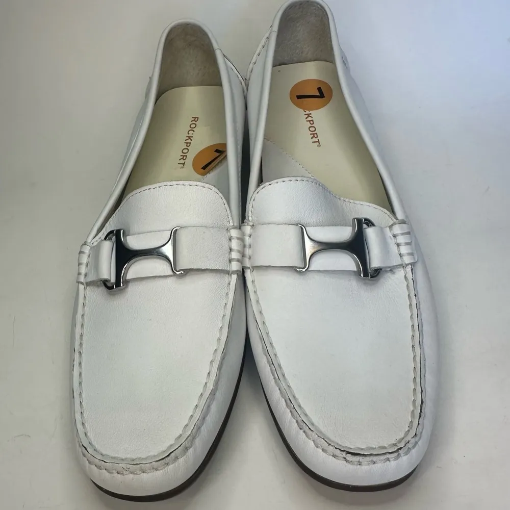 New Rockport Women's White Leather Slip On Loafers Shoes Size 7 M Silver Buckle - Image 2