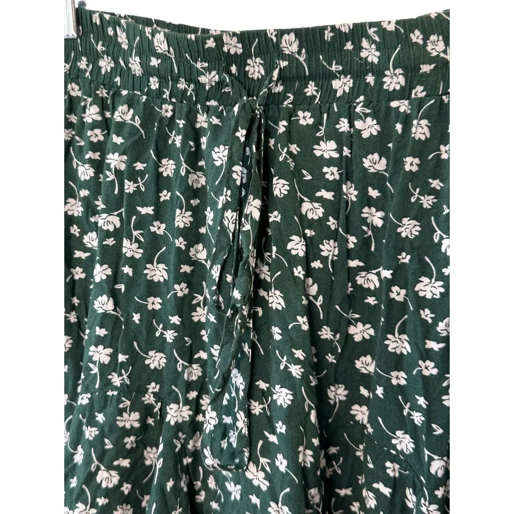Princess Polly Green & White Floral Print Flirty A-Line Skirt Size 2 - Image 2