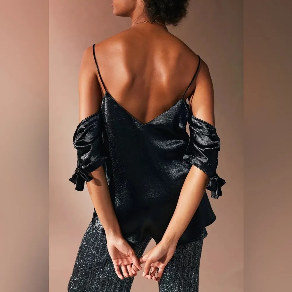 UO Silence + Noise Blue Shiny Cold Shoulder Tie Top - Image 2