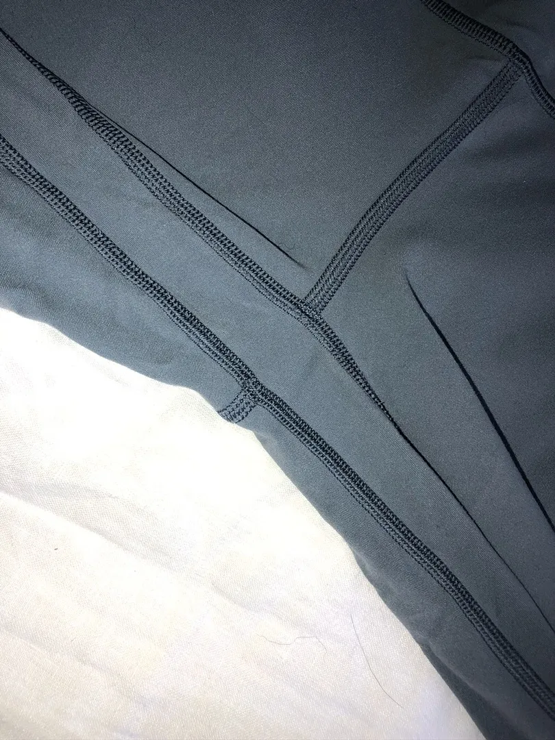 Lululemon grey leggings 21” aligns - Image 3