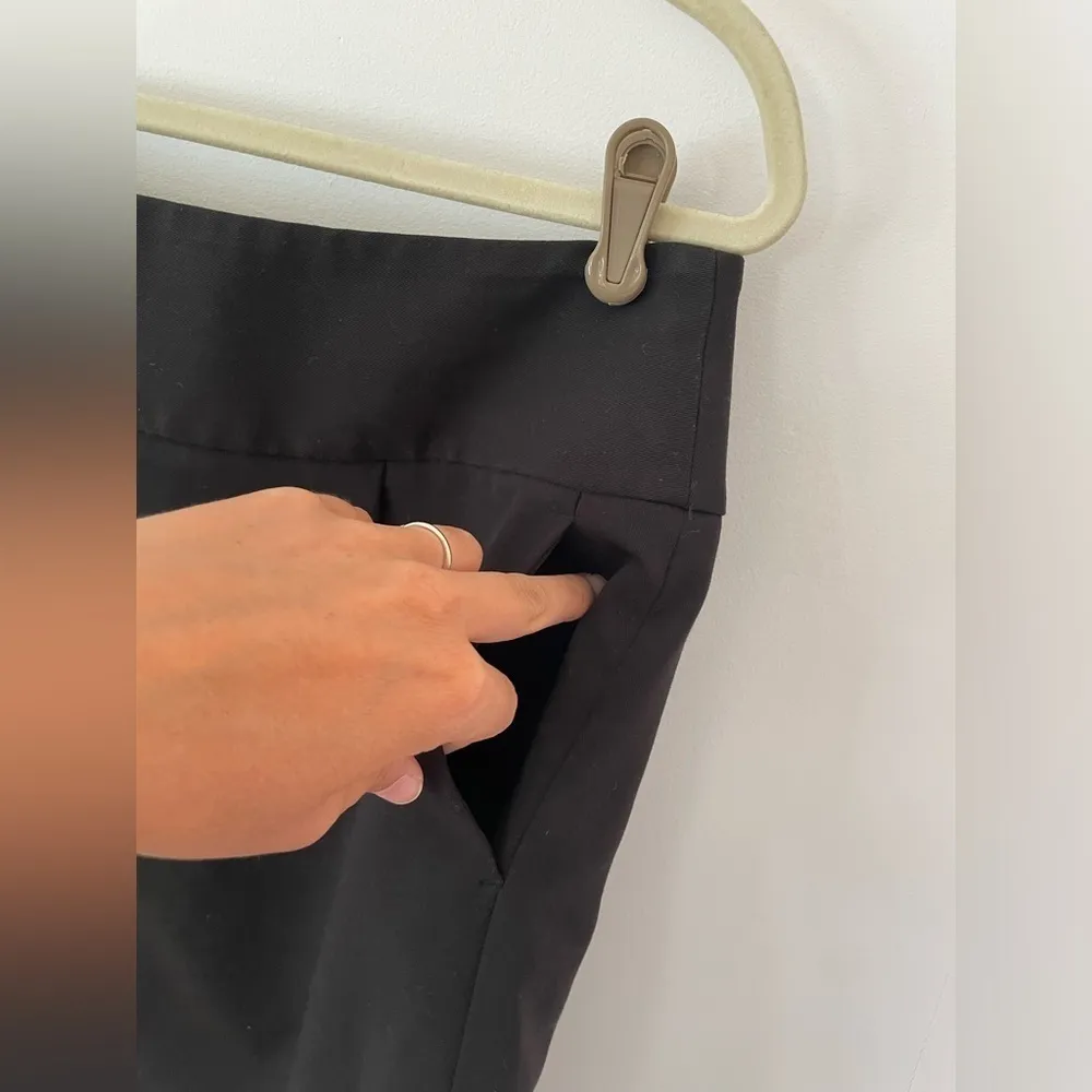 LOFT Ann Taylor Women's Black Skirt size 10 - Image 2