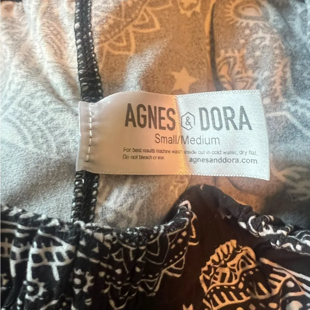 Agnes and Dora Black White Elephant Pattern Leggings - Image 4
