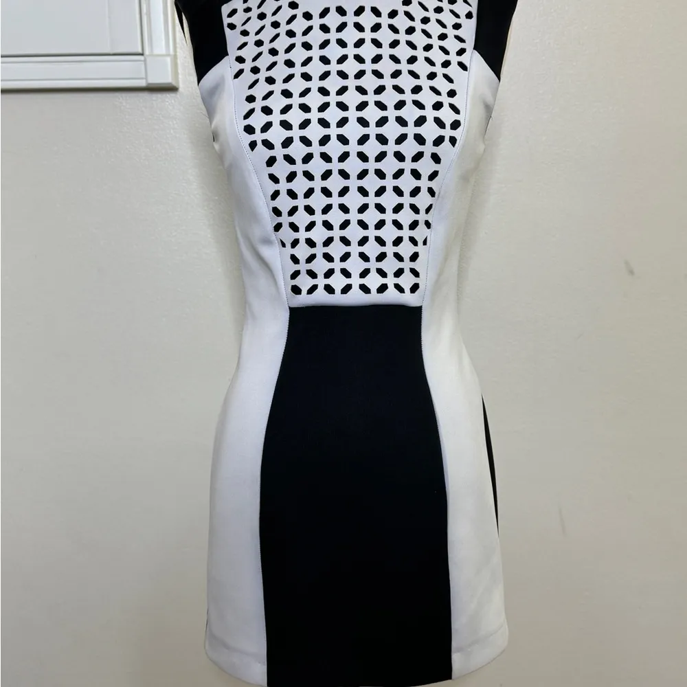 Spense Woman black & white colorblock A - Image 3