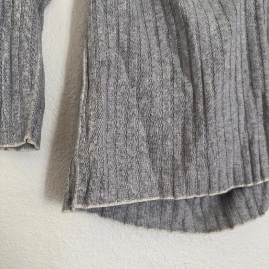 Banana Republic Luxury Cashmere Blend Gray Cowl Neck Long Sleeve Sweater large - Image 3