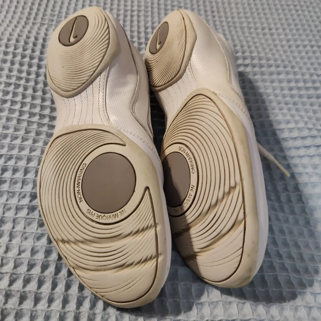 Women Nike Sideline 2 Insert Cheer Shoes - Image 4