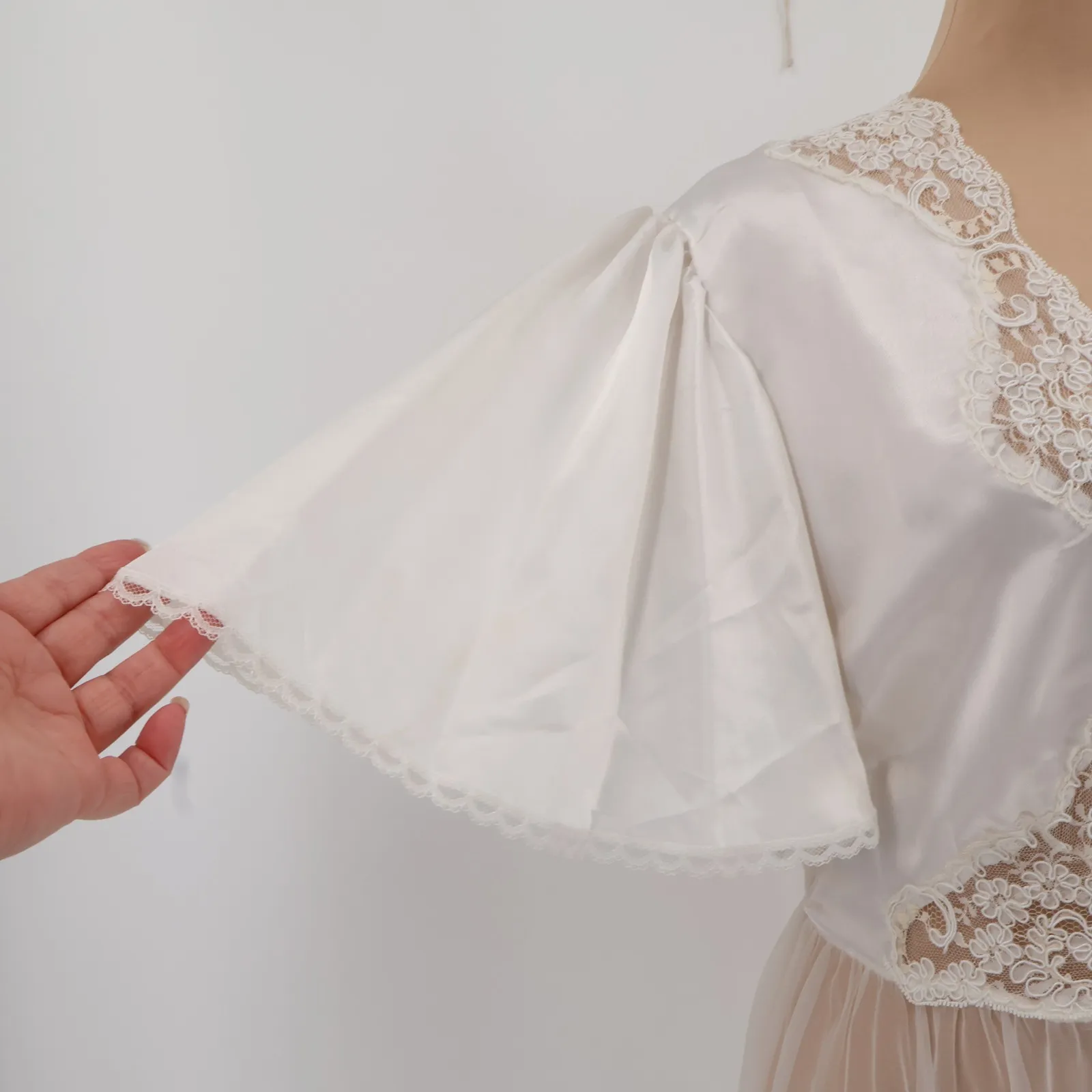 Vintage 70s Val Mode White Lace Sheer Bridal Maxi Robe Womens Honeymoor Size L Size L - Image 4