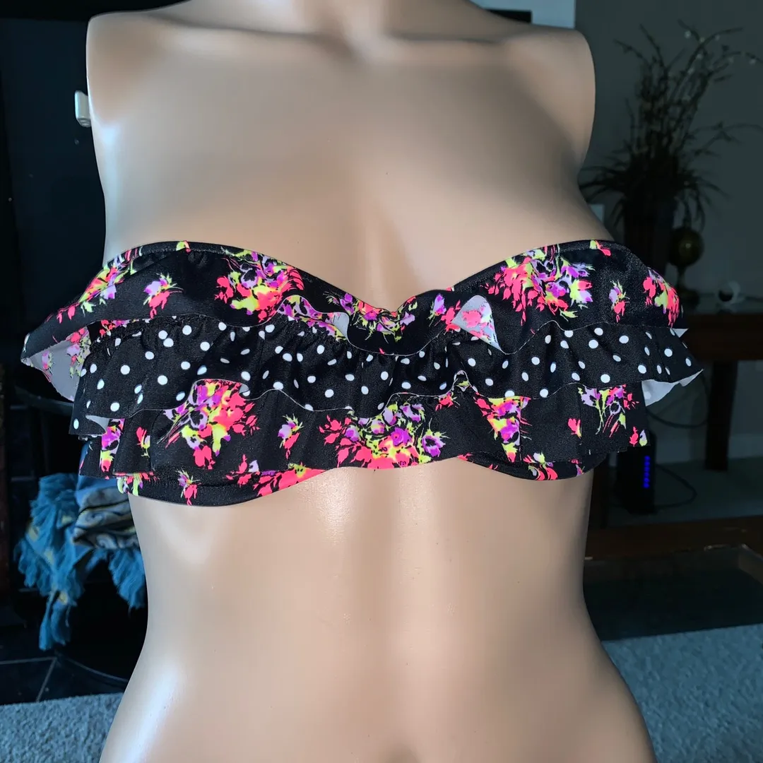 Victoria Secret Ruffle Strapless Bikini Top - Image 2