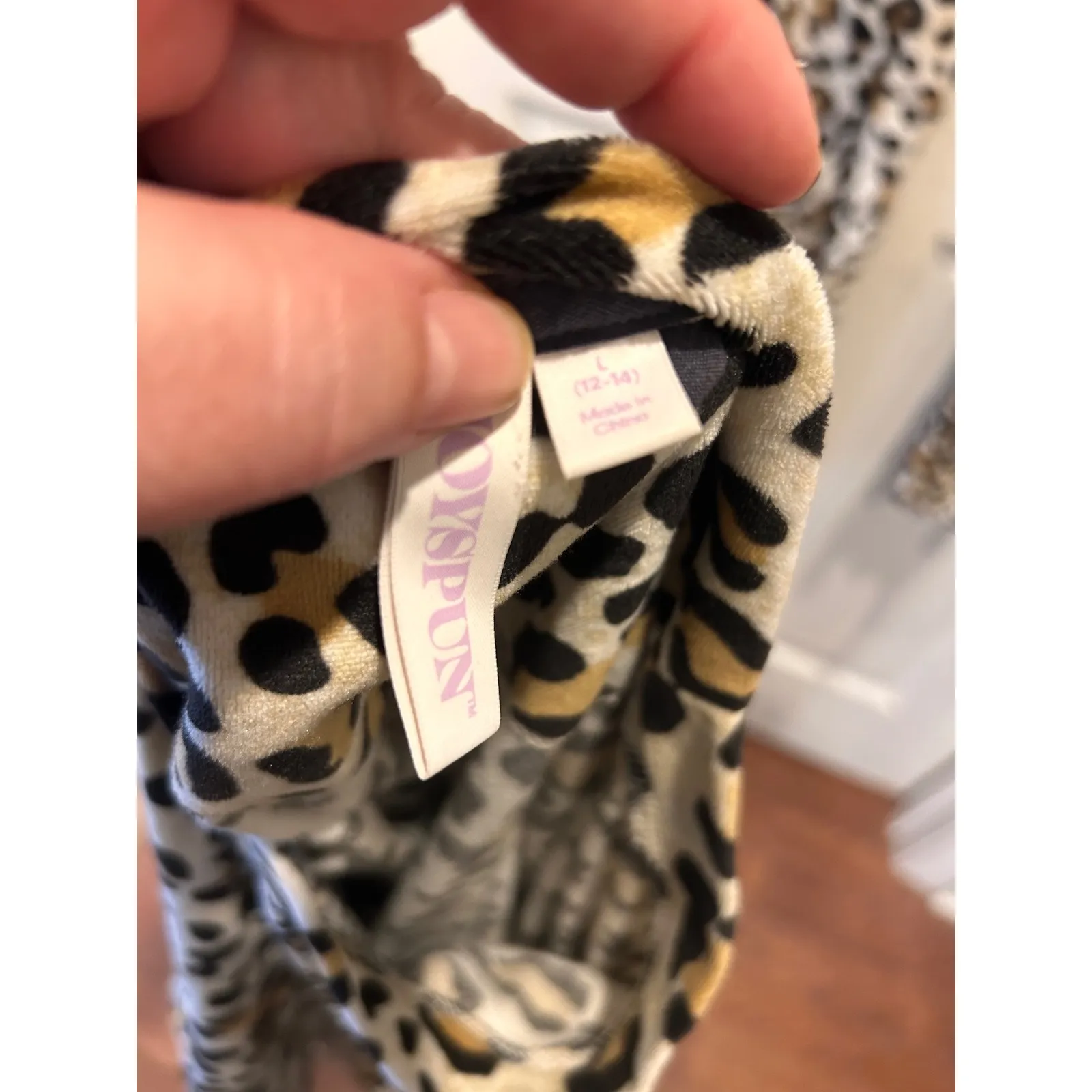 Joyspun Womens Leopard Print Lounge Set Long Sleeve Top Pants Sleepwear Large Tan - Image 7