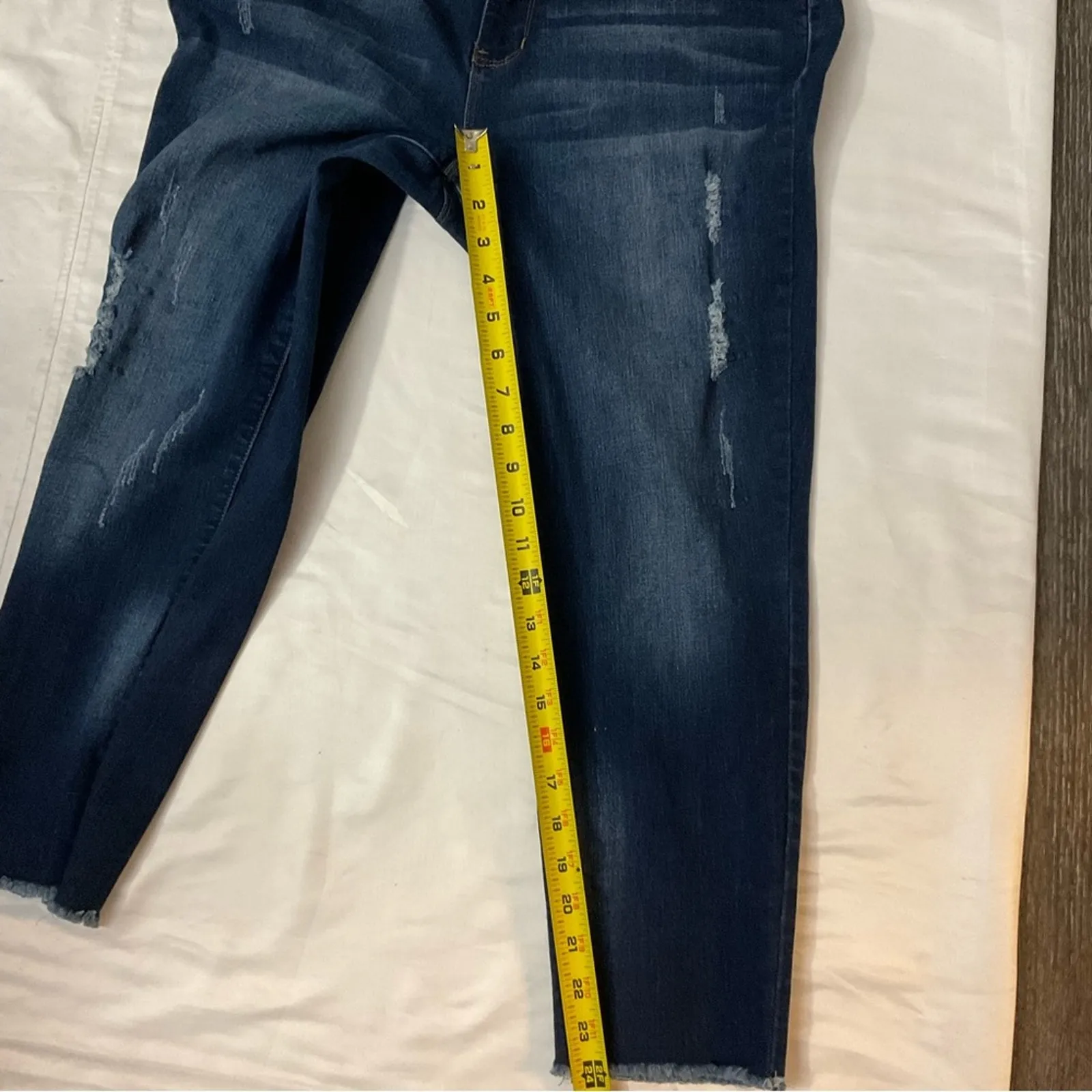 YMI WannaBettaButt Juniors Distressed Blue Jeans 15 Capri Denim Casual Boho - Image 7