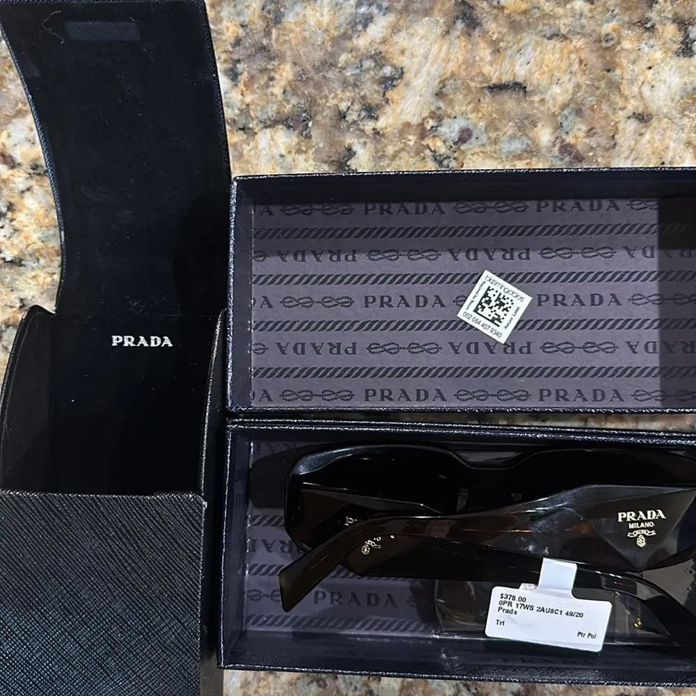 NWT and Box  Symbole Sunglasses - Image 3