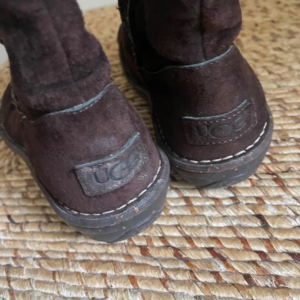 UGG AUSTRALIA 219495 dark brown suede sheepskin mid calf winter boots size 7 - Image 4