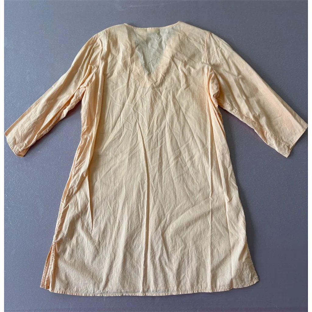 Secret Treasures Women's Vintage Peach Embroidered V-Neck‎ nightgown size Small - Image 3