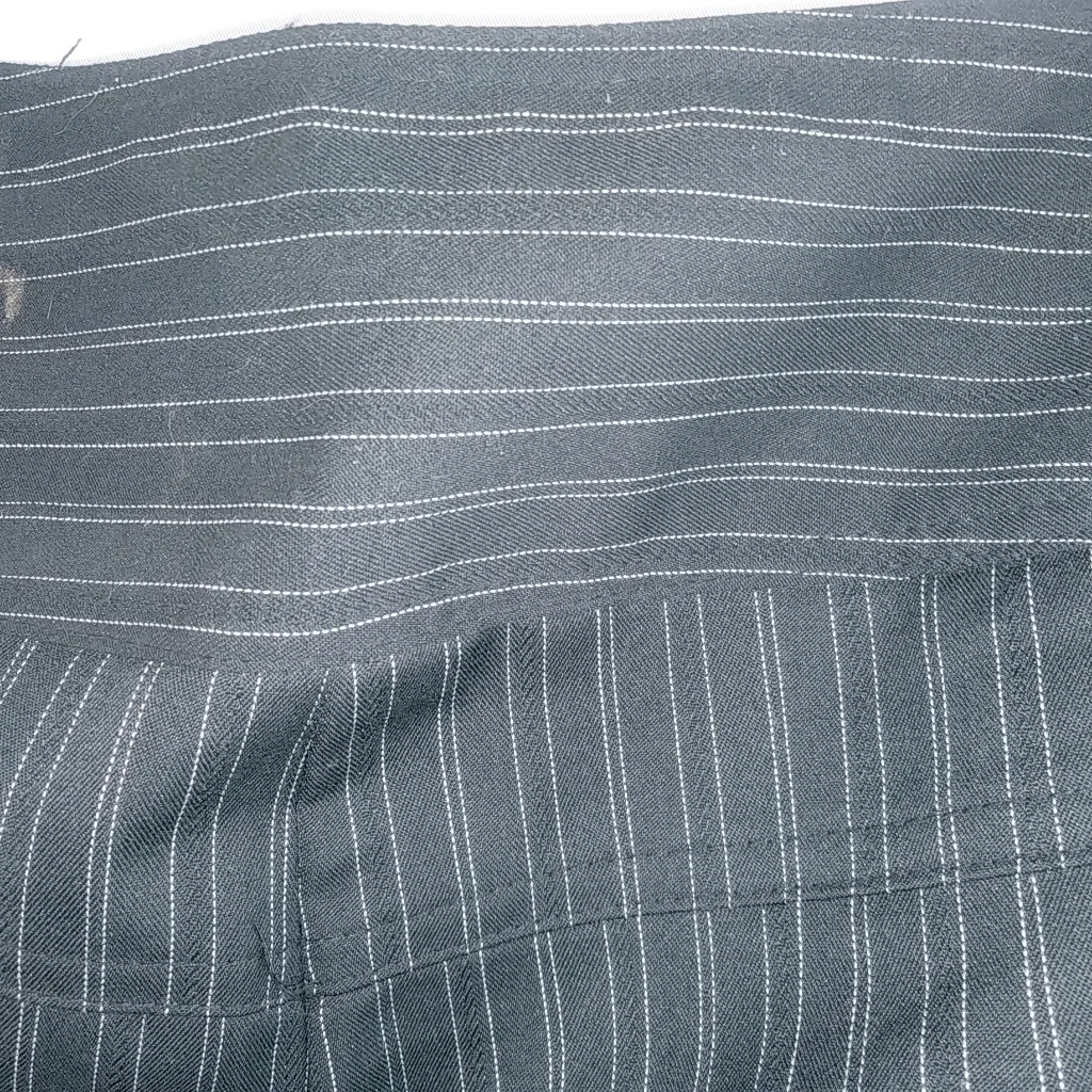 Tracy Evans 9 32x19 Black Pinstripe Capri Pants - Image 3