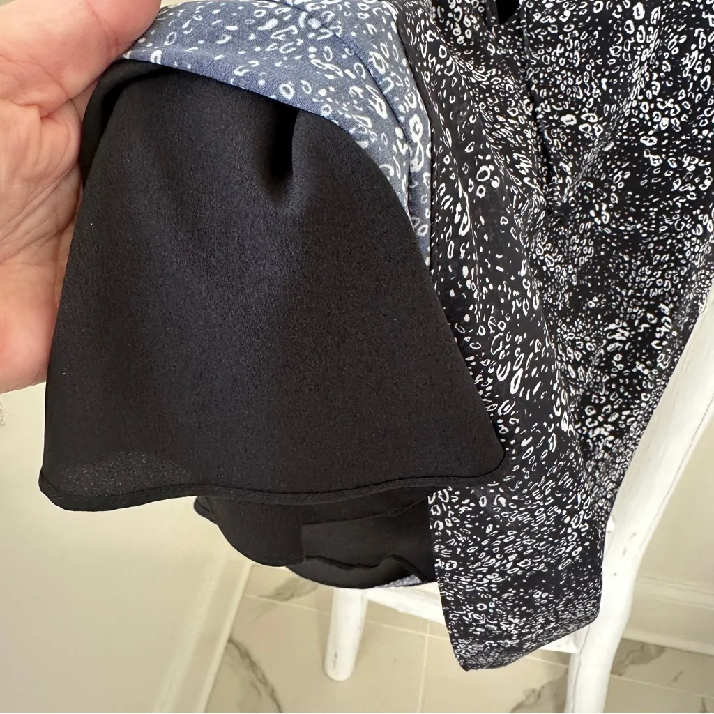 Haute Hippie Split Neck Black and White Patterned Sleeveless Tank Blouse Size L - Image 8