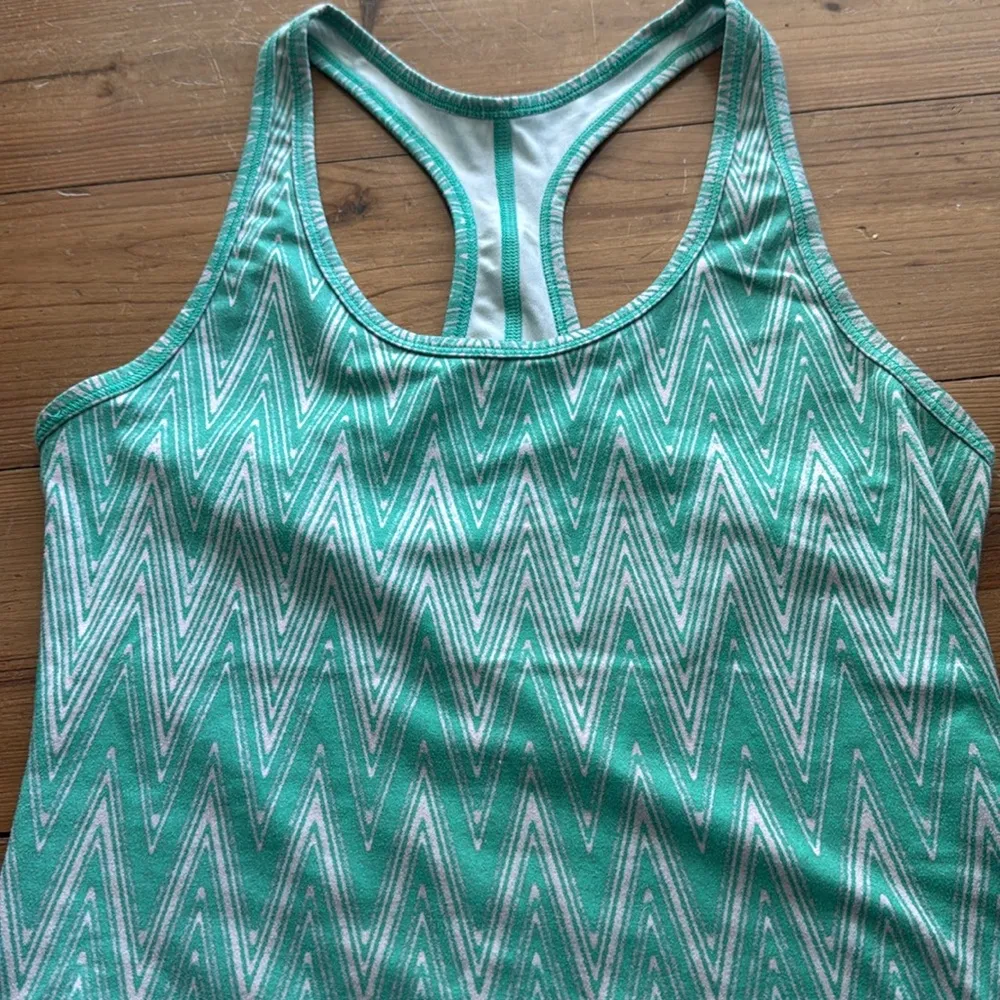 Nike Zigzag Pattern Tank Top - Green and white, grey - Image 7