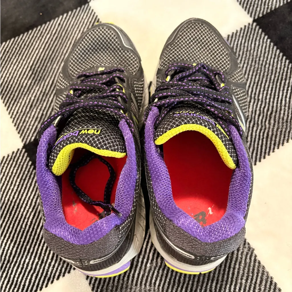 New Balance Women's Black and Neon Athletic Shoes - Image 8