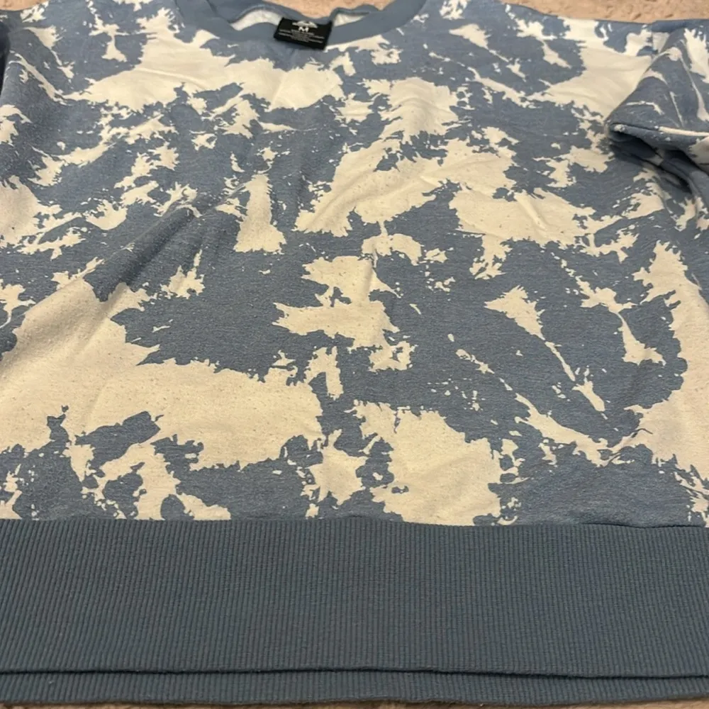 size M sweatshirt - Image 7