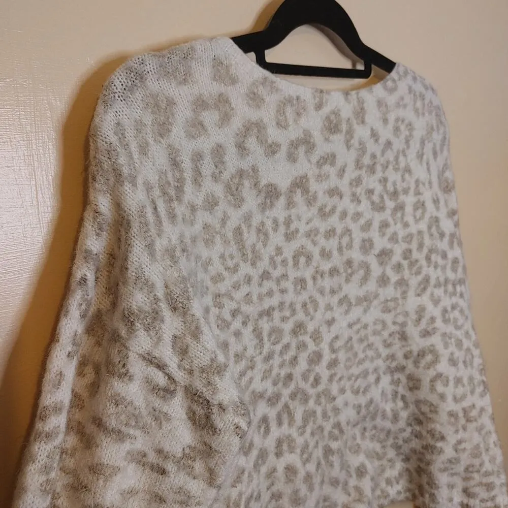 Peyton Primrose Size Small S Light Cheetah Print Neutral Fuzzy Sweater Long White - Image 7