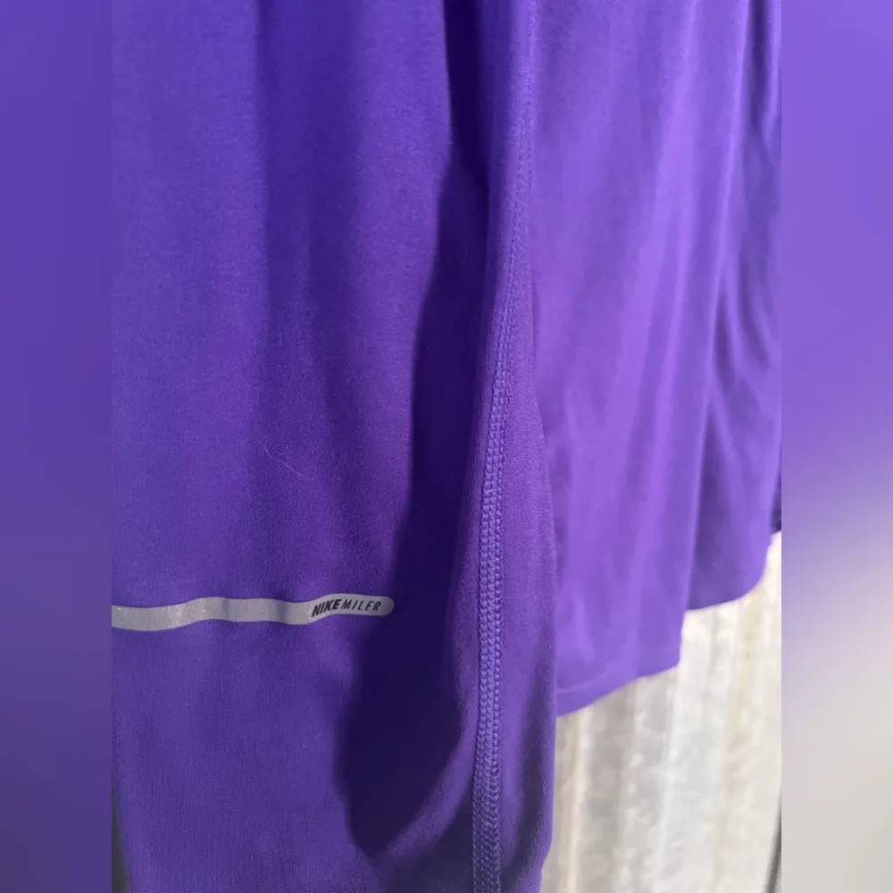 Nike  Dri-FIT Running Top Women's Size M Long Sleeve Shirt Purple - Image 4