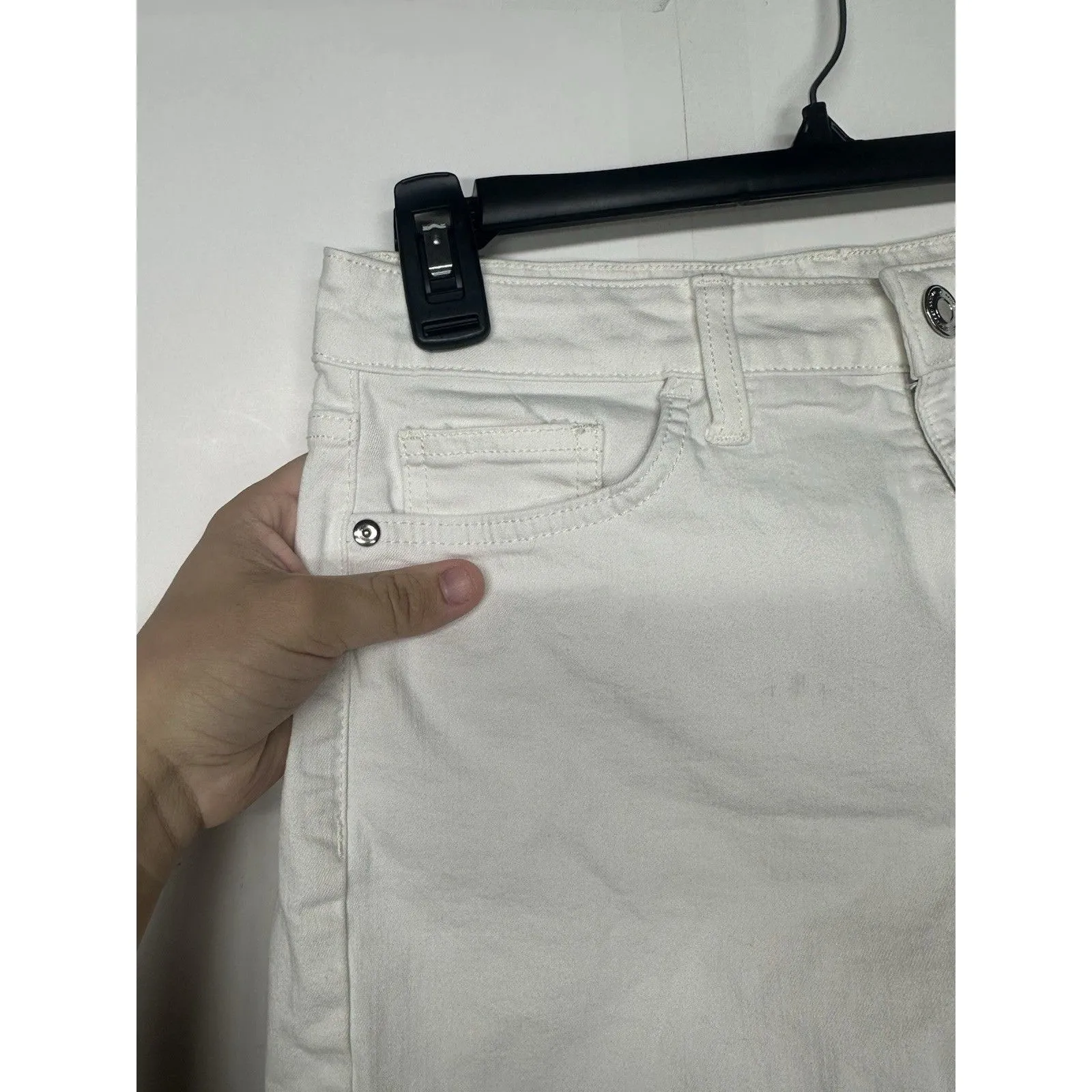 Lauren Conrad White Denim Shorts Women's Size 6 Cuffed Casual Summer Style - Image 4