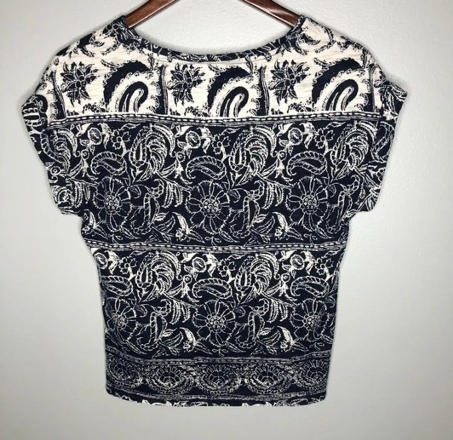 Lucky brand blue & white floral paisley knit top - Image 4