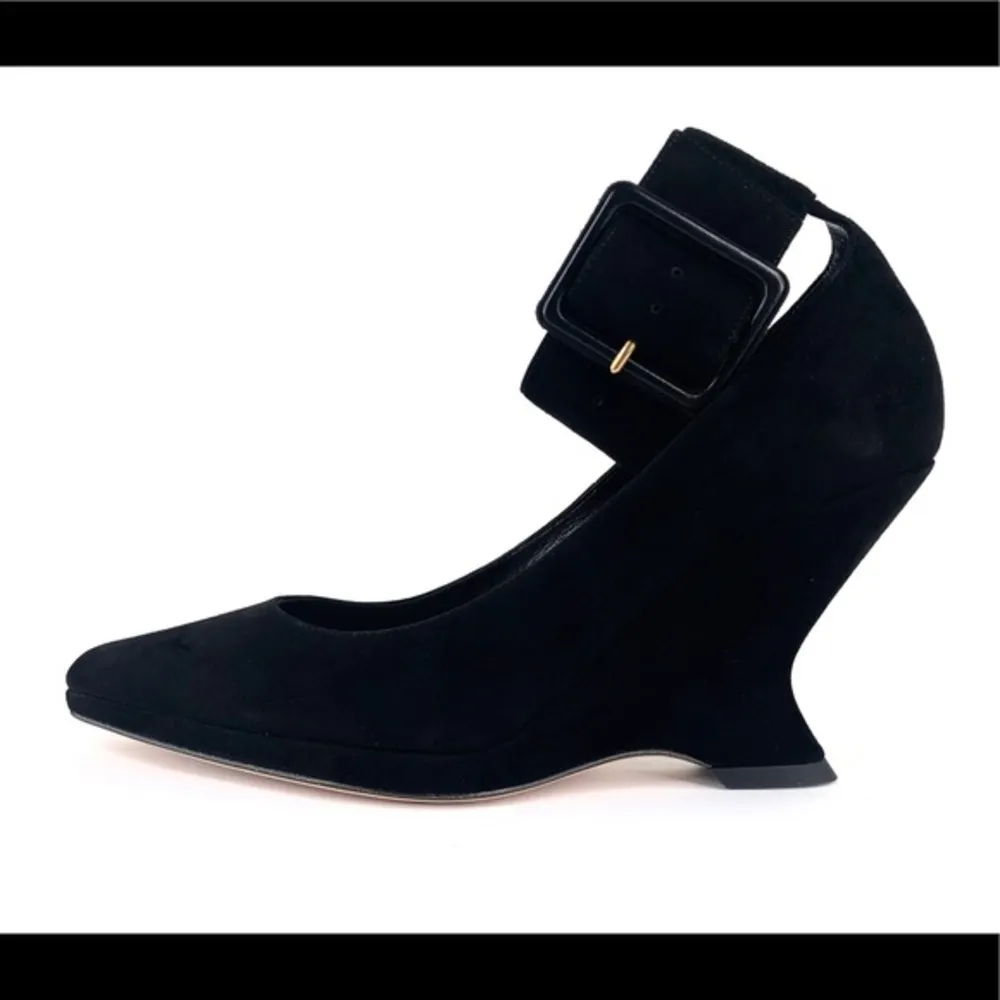 DIOR DIOROUND WEDGE SUEDE ANKLE STRAP PUMPS - Image 9