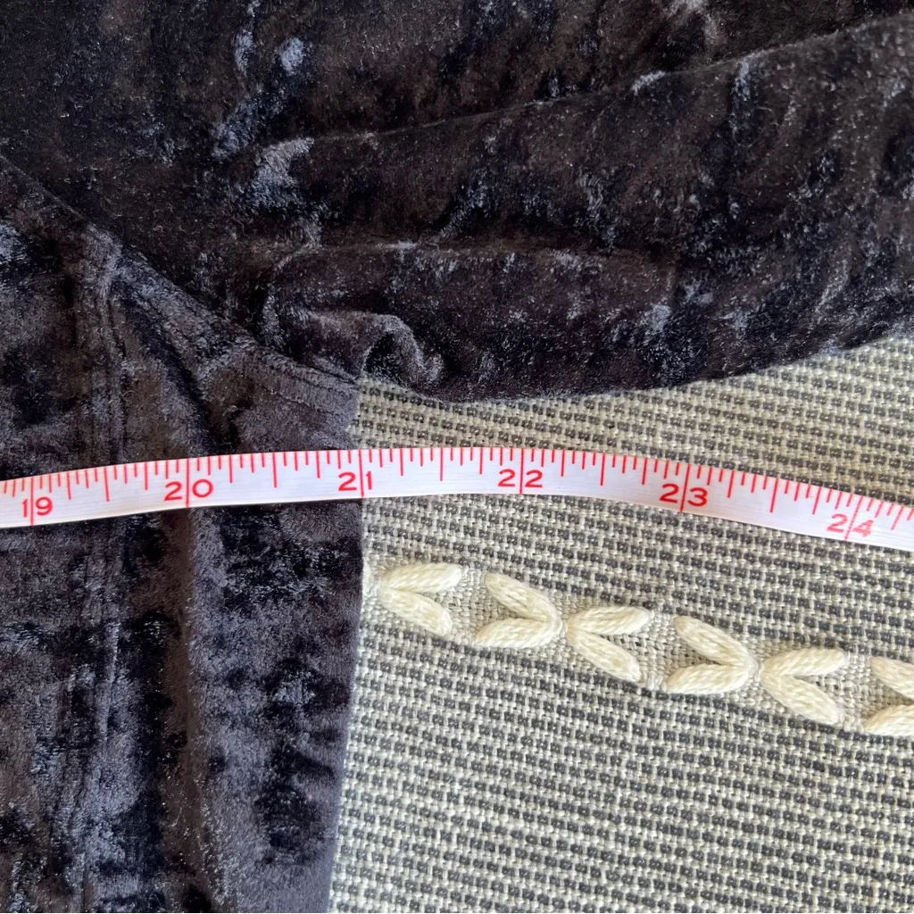 Lululemon Sweatshirt Warm Down Crushed Velvet Crew Neck Long Sleeve Black - Image 9