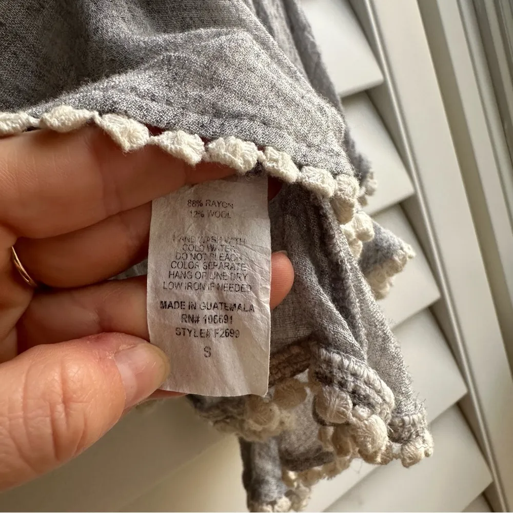 Grey Flowy Top - Image 4