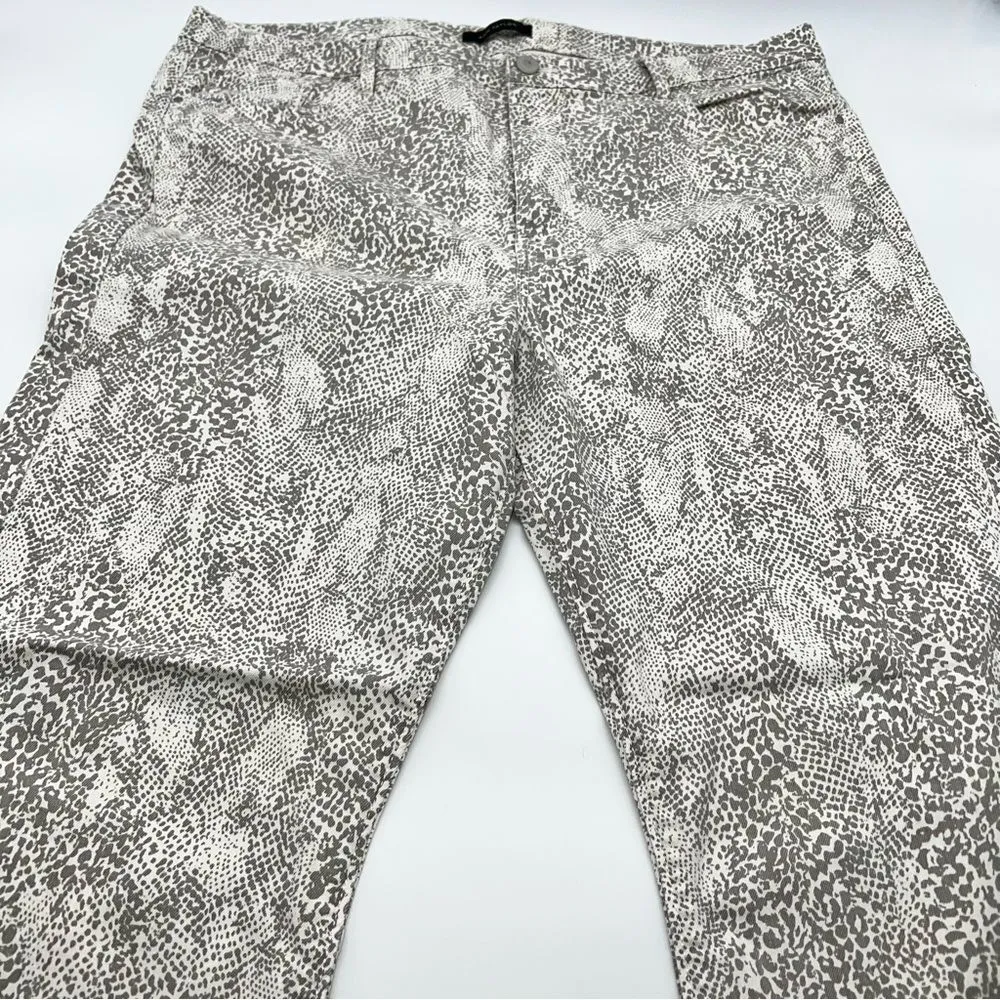 Ann Taylor Gray on White Snake Print Cotton Blend High Rise Straight Jeans-Sz 14 - Image 5