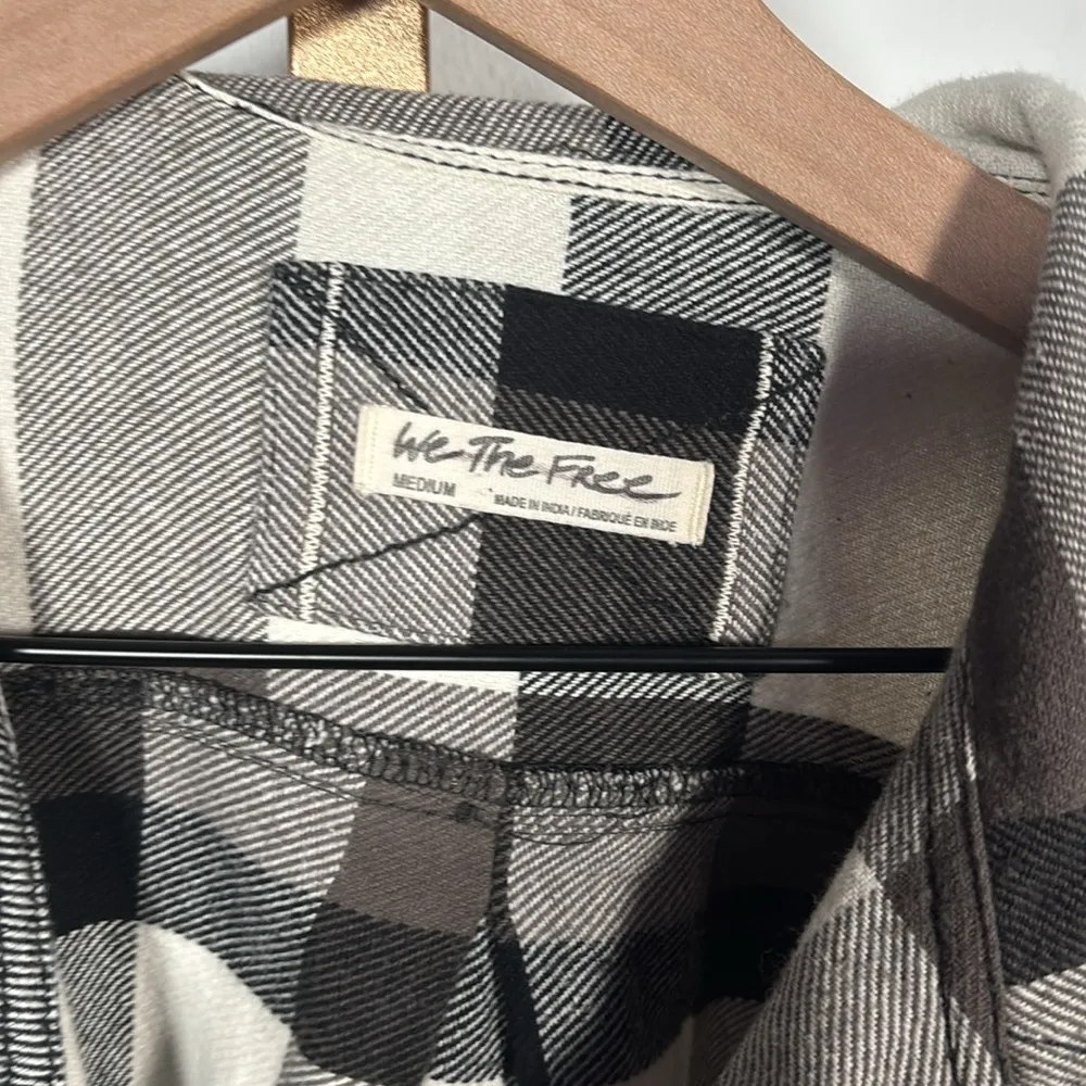 Free People We the Free Izzie Cargo Oversized Shacket Size Medium - Image 4