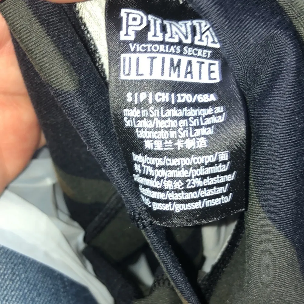 VS PINK camo ultimate high waisted leggings size small camouflage yoga pants - Image 4