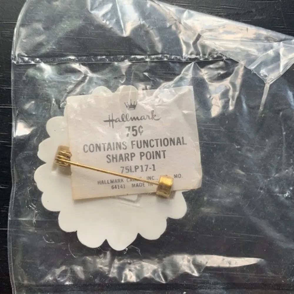 Hallmark Vintage  Daisy Pin - Image 2