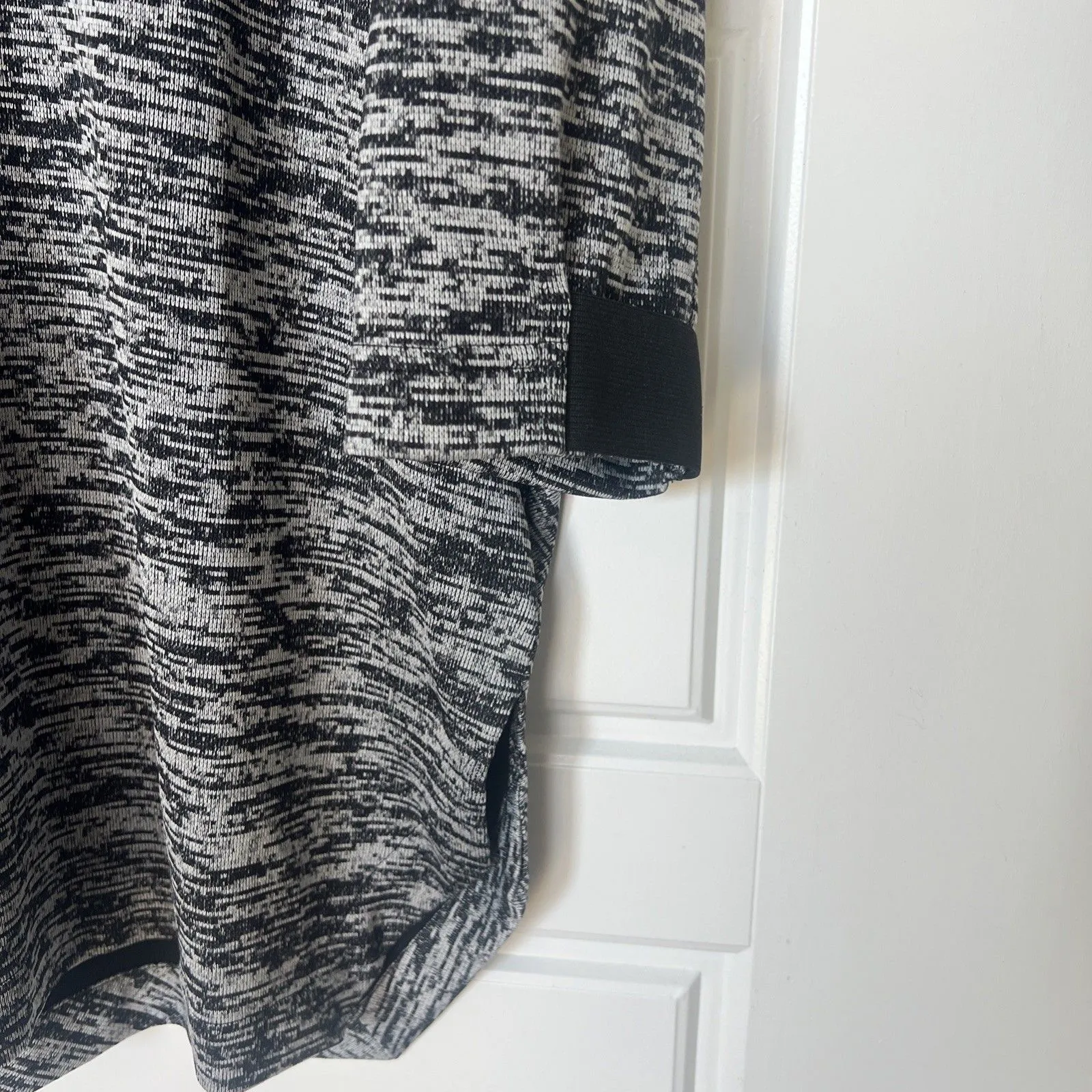 Adidas Quarter Sleeve Women’s Basketball Henley T Shirt Size XL Gray - Image 4