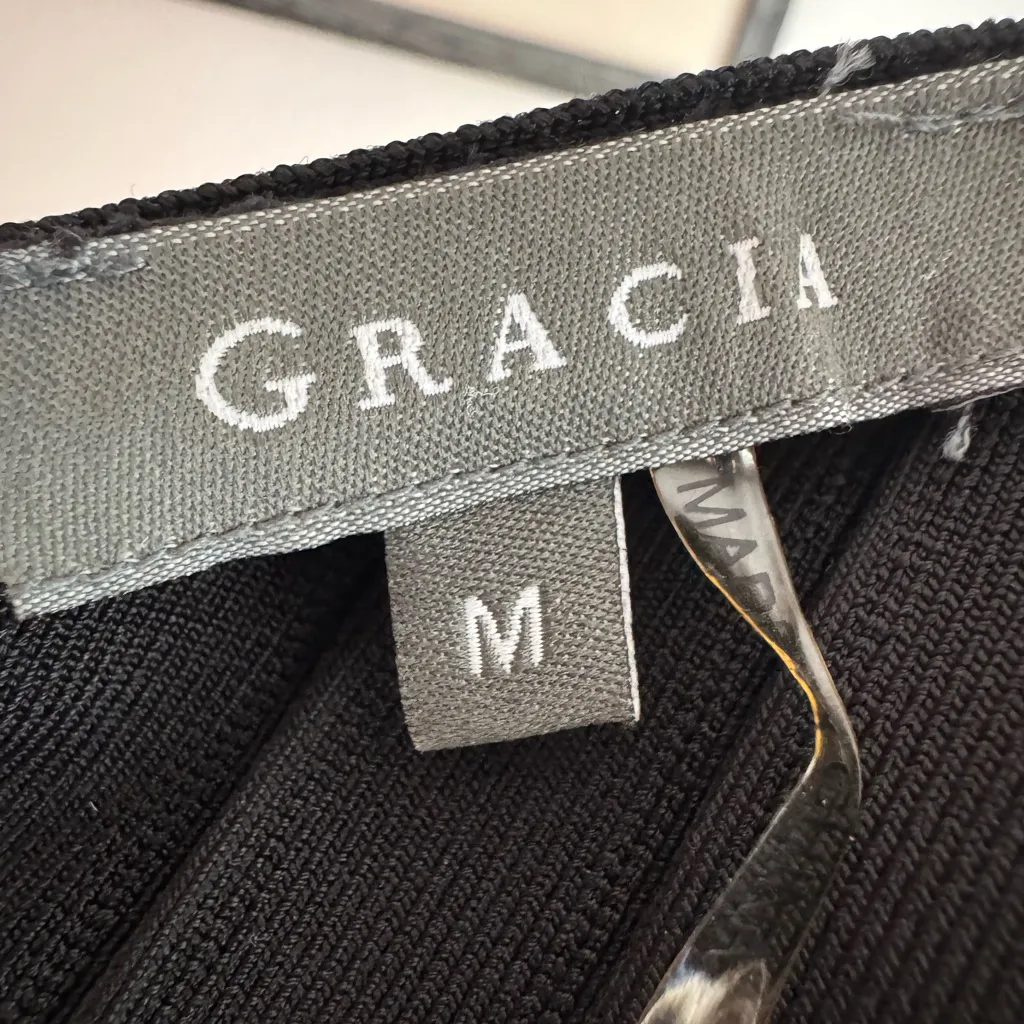 Gracia  Elegant Black Beaded Long Formal Dress - Image 8