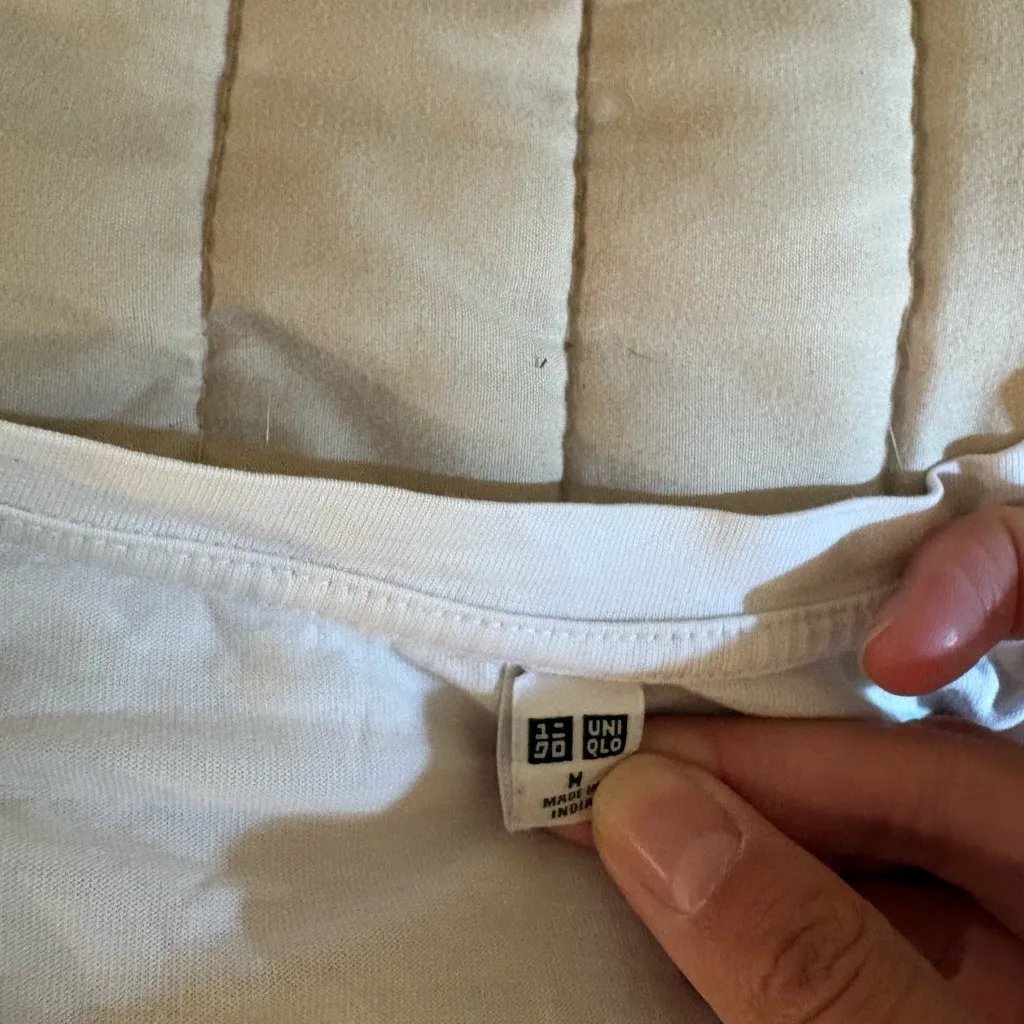 Uniqlo White Short Sleeve Women’s Tee - Image 3