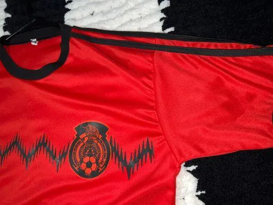 Red Shirt From México  - Image 3