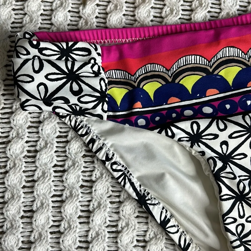 Trina Turk • Tanzania side shirred hipster swim bottoms TT0AP90 - Image 4