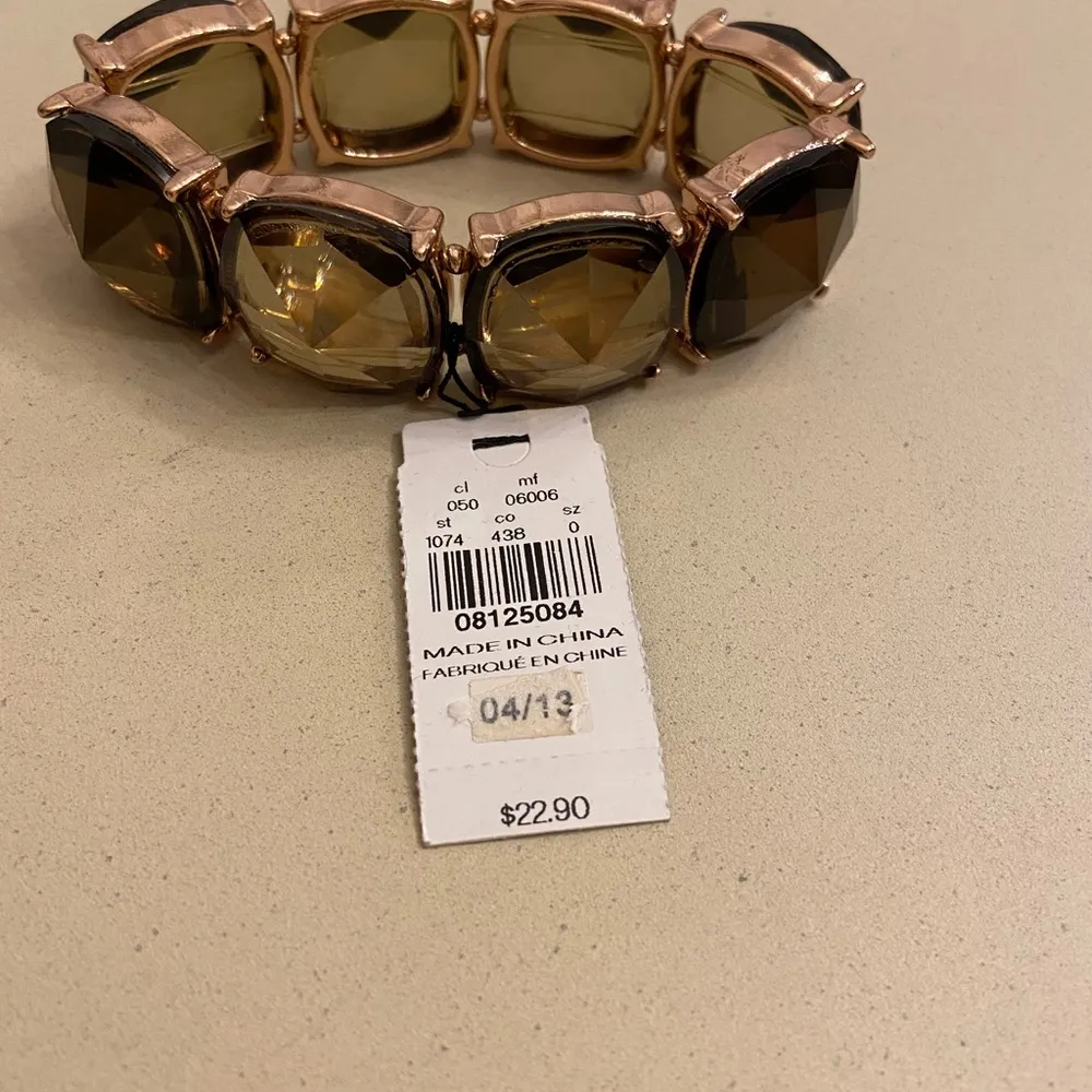 Express Jewel Beacelet - NWT - Image 4