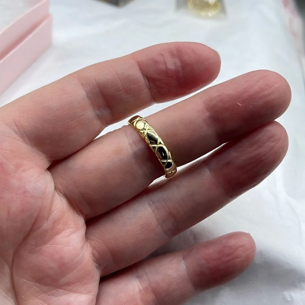 14K plated sterling silver size 8 simple X pattern ring. Gold - Image 3