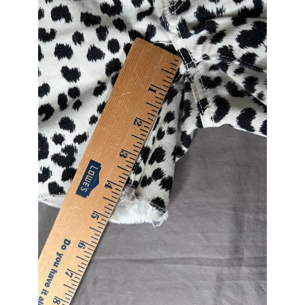 American Eagle womens size 24 shorts white/black cheetah print low-rise raw hem - Image 4