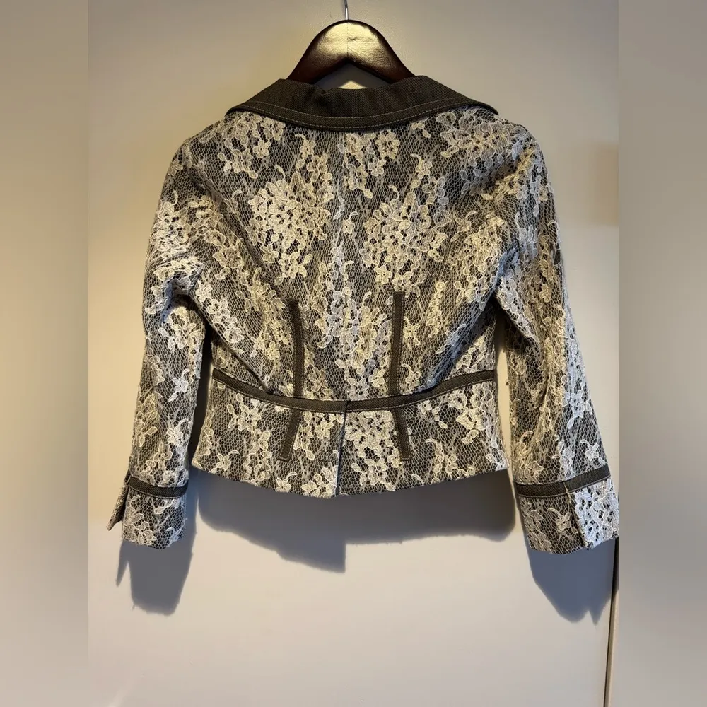 Y2K lace Bebe cropped tailored blazer size 4 Victorian style rare!! - Image 5