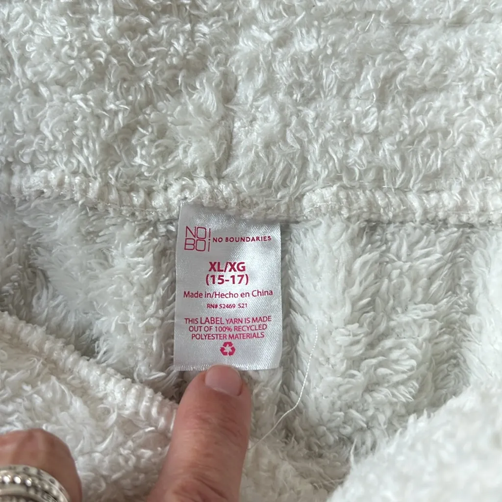 No Boundaries Juniors' High Rise Plush Joggers with pockets - Image 5